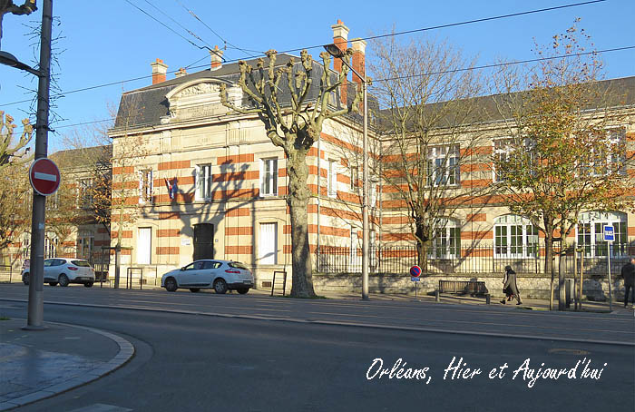 Orléans - Avenue Dauphine - Ecole primaire Maxime Perrard, Décembre 2016 photo