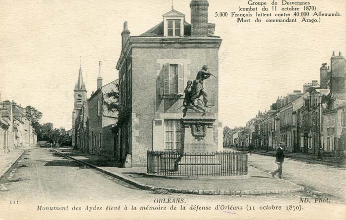 Orléans - Faubourg Bannier - Les Aydes, Monument aux morts, 1915 carte_postale