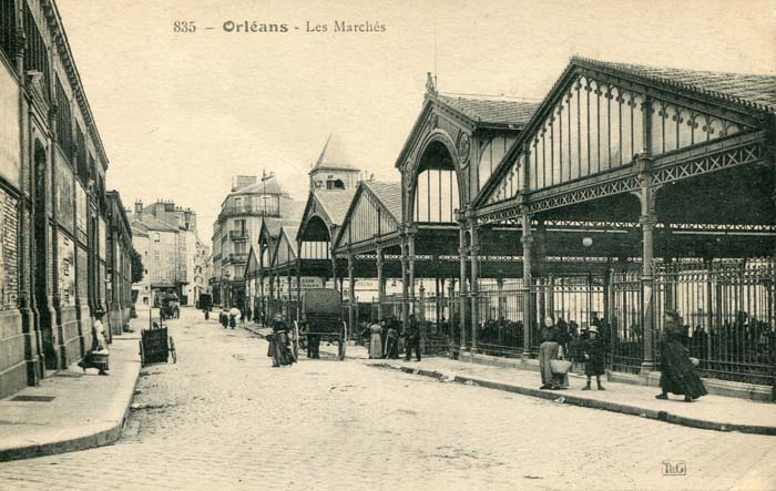 Orléans - Place du Châtelet - Les pavillons des marchés, 1912 carte_postale